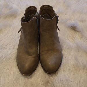 Madden girl womens brown side zip ankle booties size 7 1/2‎